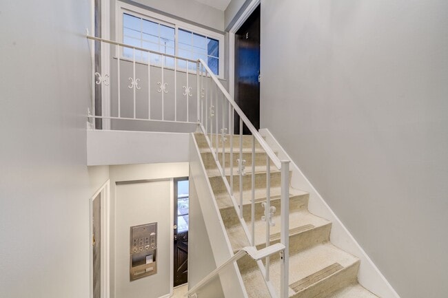 Building Photo - Heartwoods Manor