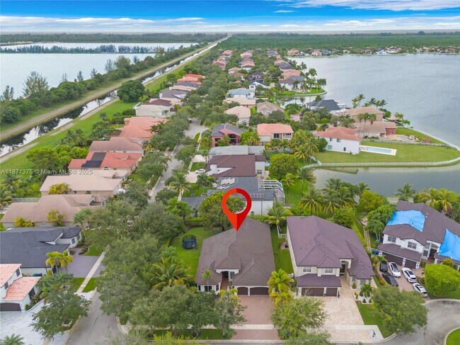 Building Photo - 5478 SW 189th Ave