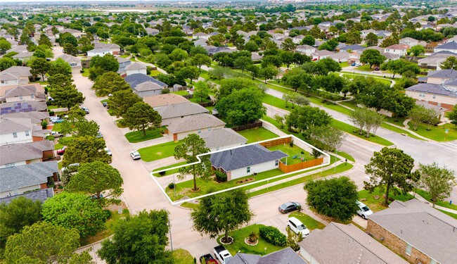 Building Photo - 7602 Little Thicket Ct