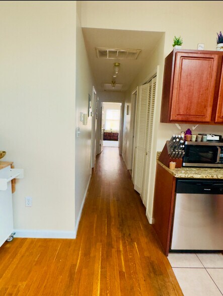 Building Photo - 320 Claremont Ave