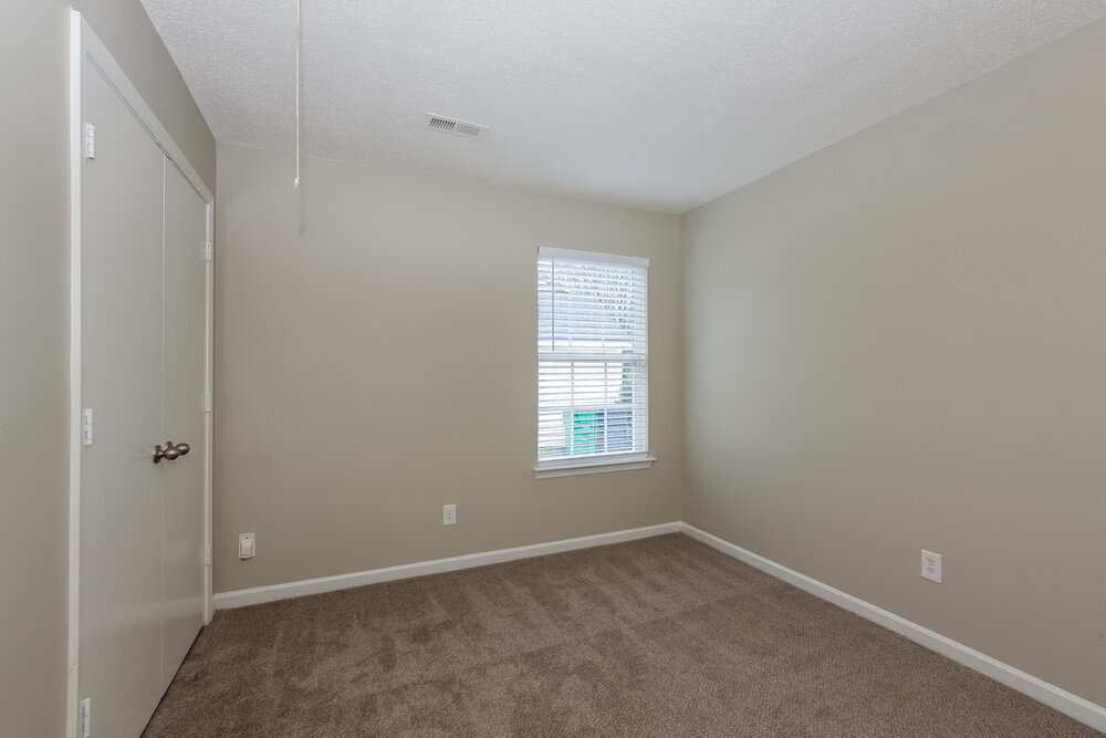 Building Photo - 12144 Stewarts Crossing Dr