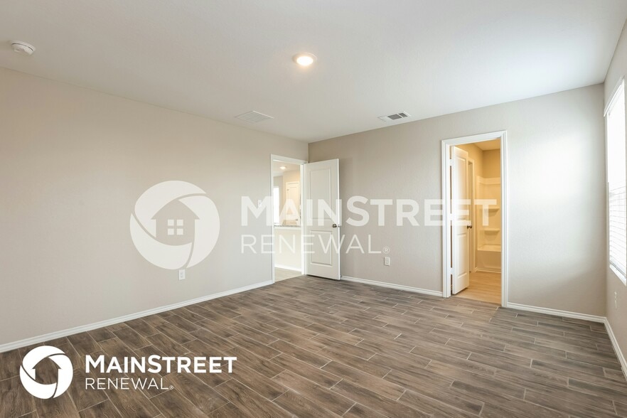 Building Photo - 7246 Meadow Acrs