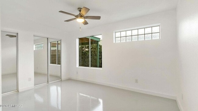 Building Photo - 574 Duchess Dr