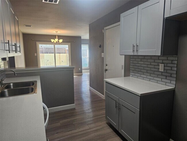 Building Photo - 12327 Limerick Ave