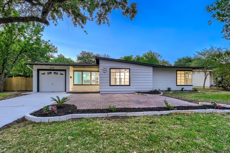 Primary Photo - 225 Seford Dr