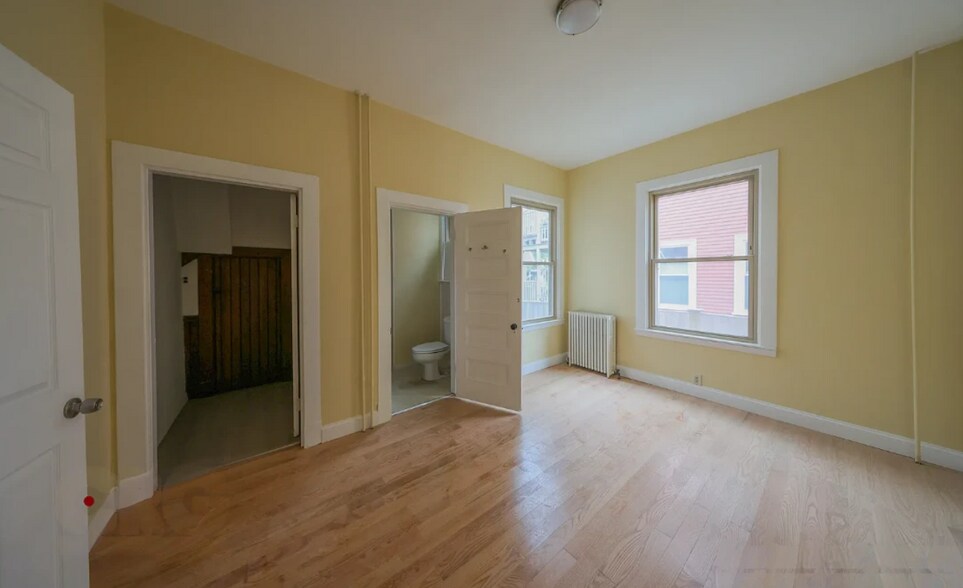 Building Photo - 22 Grand View Ave