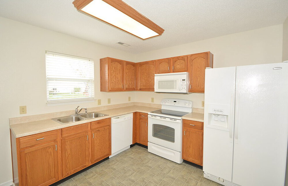 Building Photo - 8561 Bluff Point Dr