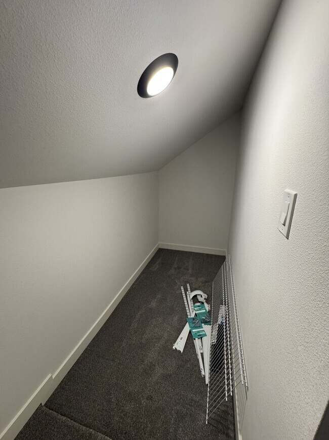 Building Photo - 8950 SW 69th Ave