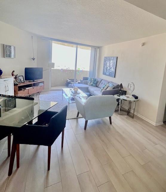 Building Photo - 19501 W Country Club Dr