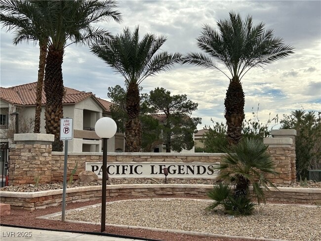 Building Photo - 1830 N Buffalo Dr