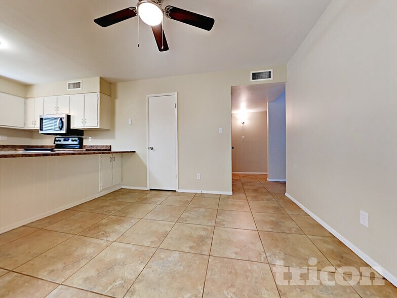 Building Photo - 11448 N 46th Ave