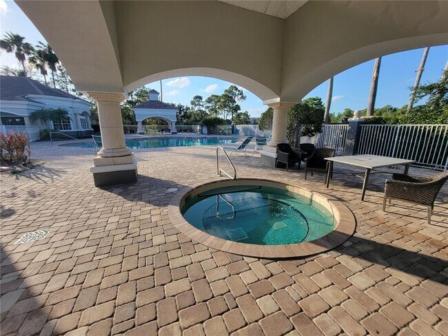 Building Photo - 14013 Fairway Island Dr
