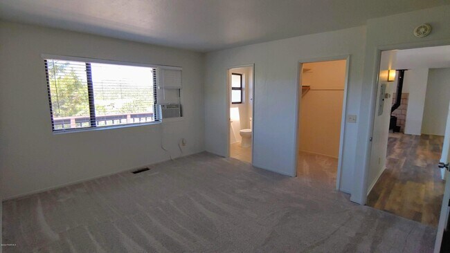 Building Photo - 1015 Fair St