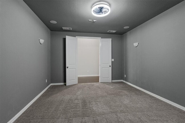 Building Photo - 404 Miracle Rose Way