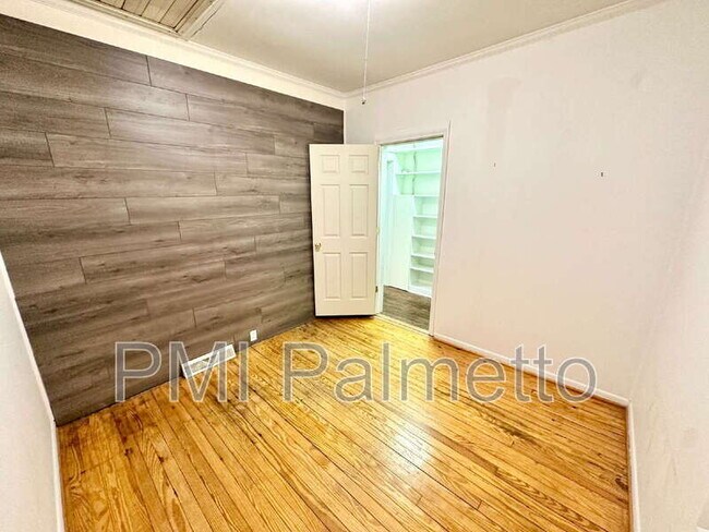 Building Photo - 2817 Columbia Ave