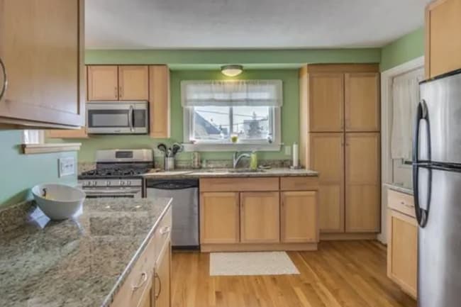 Building Photo - 22 Martin St