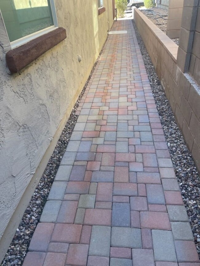 Building Photo - STUNNING NEWER HOME- GATED