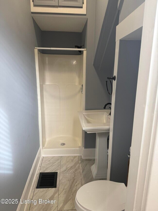 Building Photo - 1529 Christy Ave