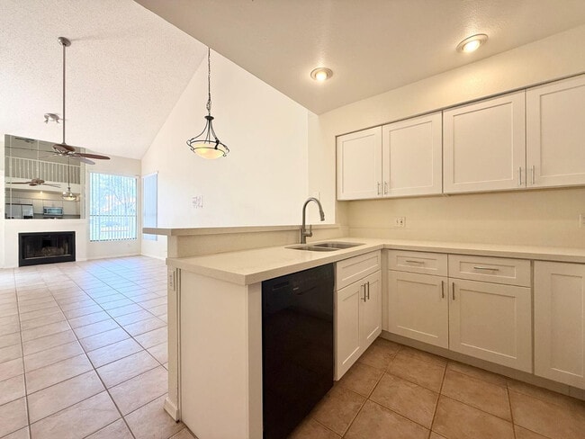 Building Photo - 1717 E Union Hills Dr