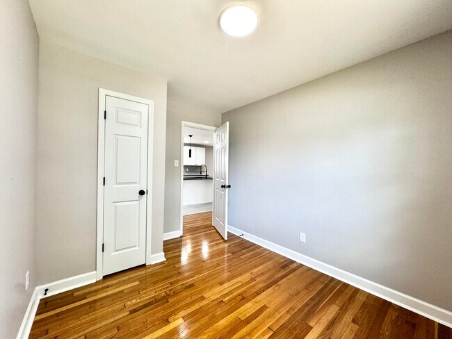 Building Photo - 1821 Blue Ridge Dr