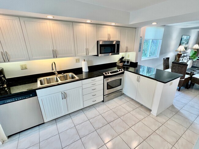 Kitchen - 843 Bayport Way