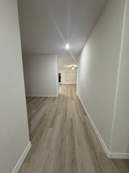 Building Photo - 608 Marigold Hl Wy