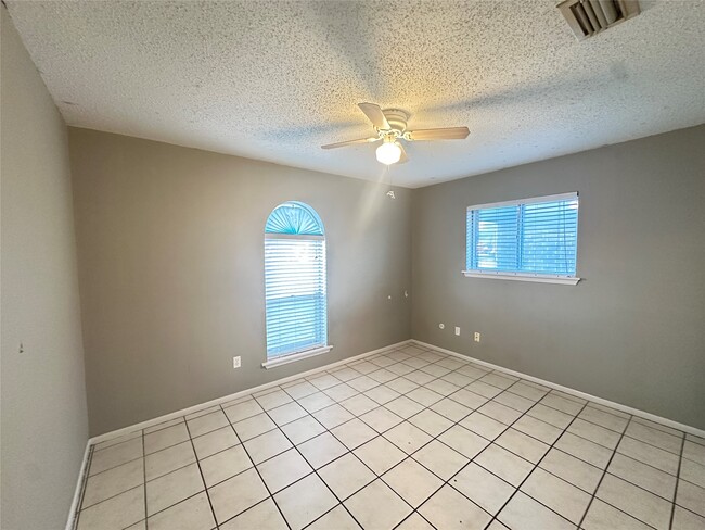 Building Photo - 1713 Mermaid Dr