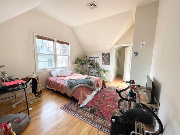 Building Photo - 6 Harleston St