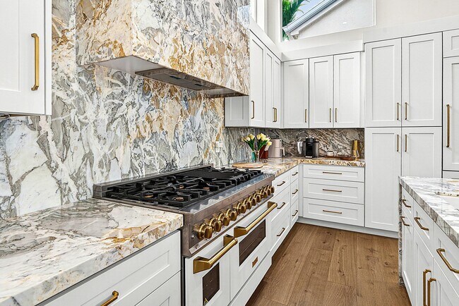 Building Photo - 1128 Crystal Dr