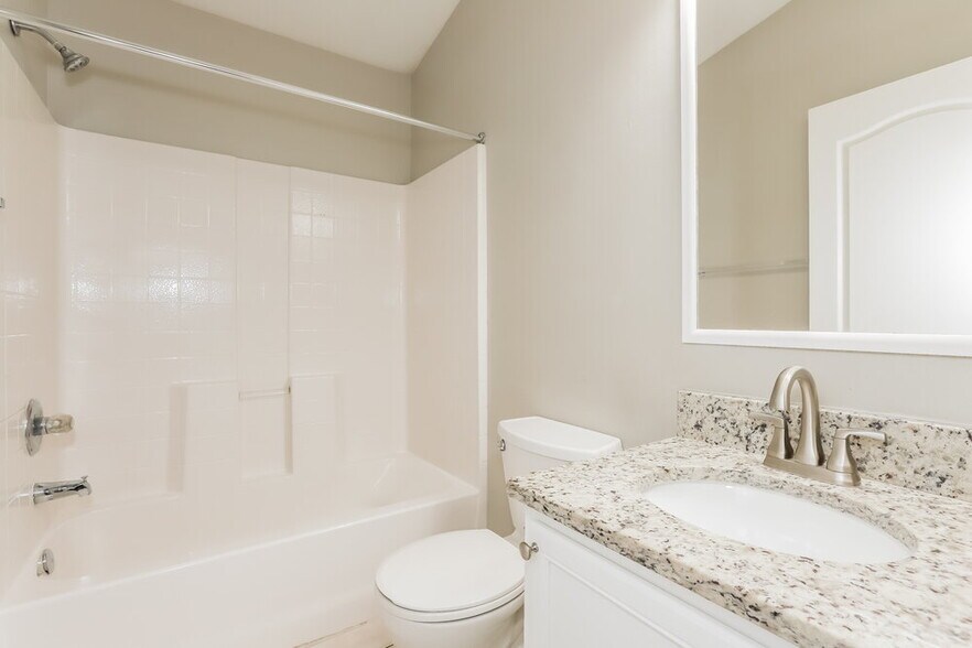 Building Photo - 447 Maple Pointe Dr