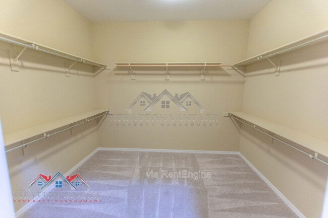 Building Photo - 5908 E Bramble Berry Ln