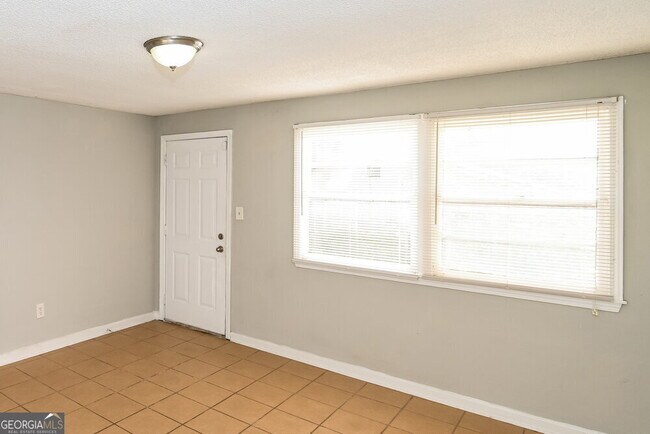Building Photo - 3990 Rutgers Dr SW