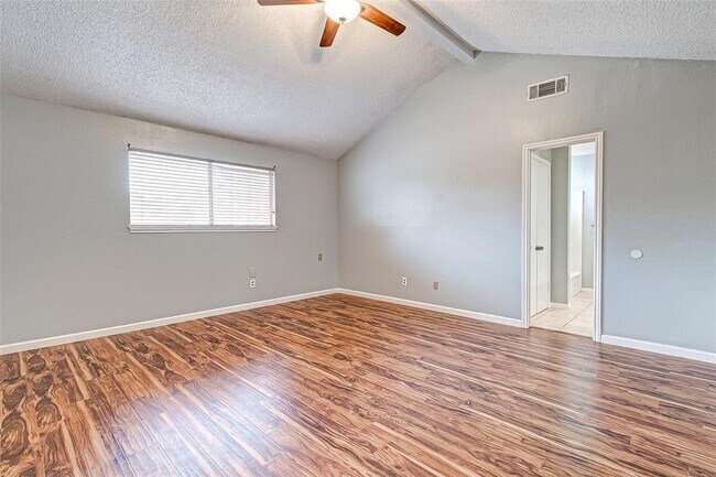 Building Photo - 7983 Kendalia Dr