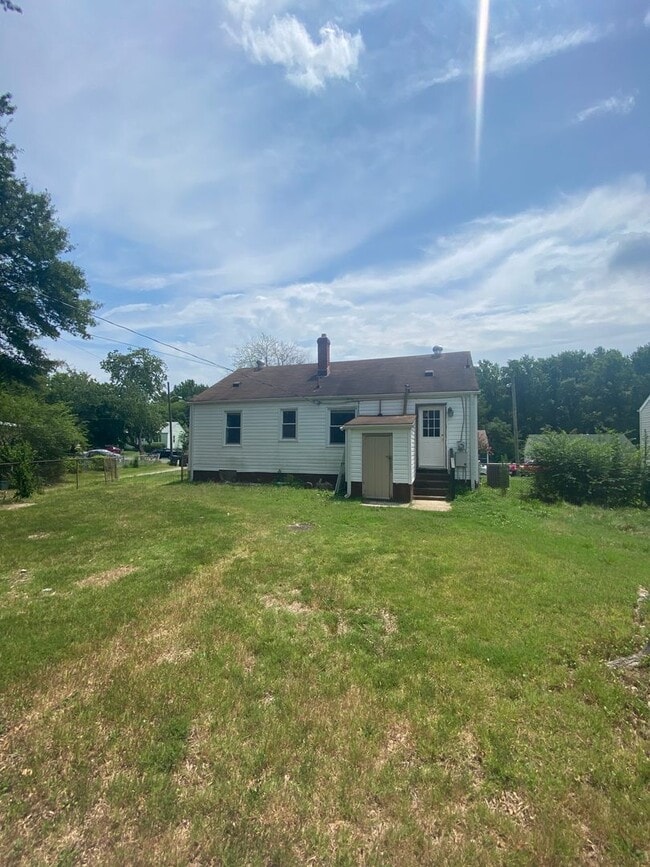 Building Photo - Beautiful 3 Bedroom home off of the Virgin...