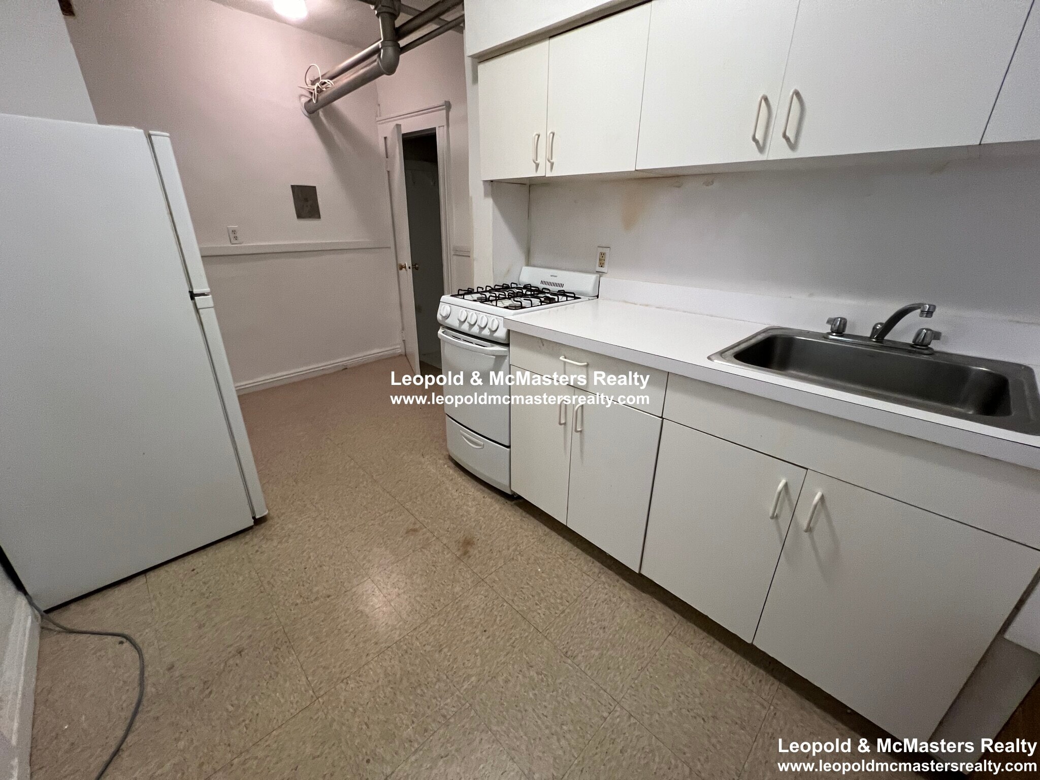 Building Photo - 144 Warren St