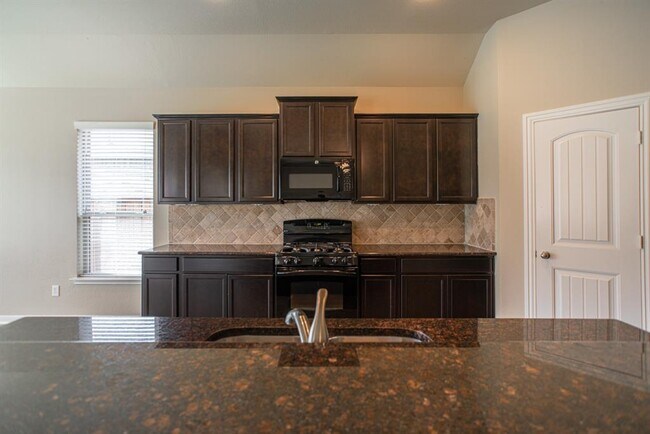 Building Photo - 99 West Wading Pond Circle