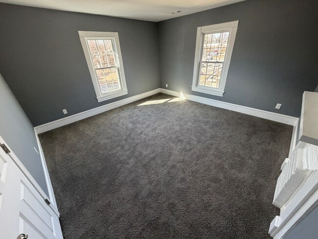 Building Photo - Amazing 7 Bedroom 2 bathroom updated home for rent in Burlington, NC