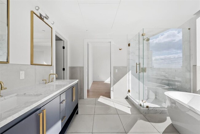 Building Photo - 70 Rainey St