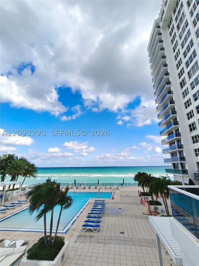 Building Photo - 2751 S Ocean Dr