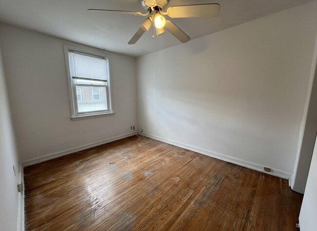 Building Photo - 2214 Bond Ave