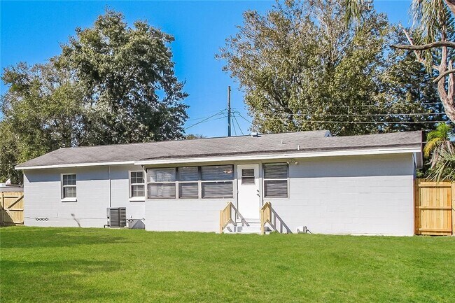 Building Photo - 4435 Fairview Ave