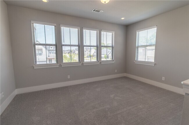 Building Photo - 1431 Cave Stream Dr