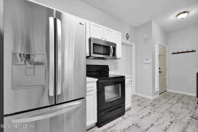 Building Photo - 2/2 St Johns living for Rent