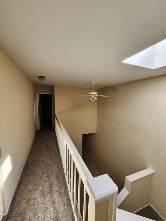 Building Photo - 4 BD/2.5 BA Two Story Townhouse in Timberl...