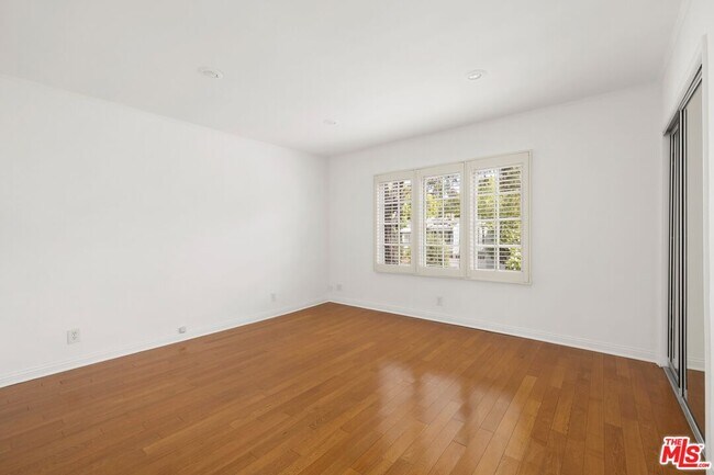 Building Photo - 2980 Haddington Dr