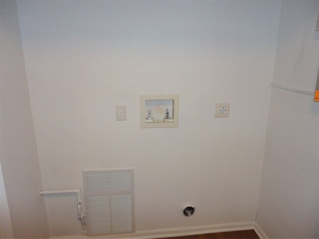 Building Photo - 1337 Vimla Way