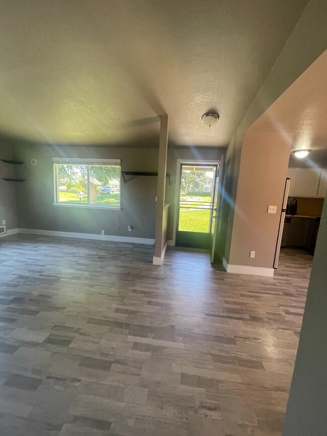 Building Photo - Cute 3 bedroom, 1 bath home located in The Meadows!