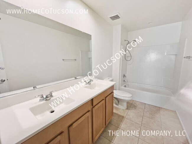 Building Photo - 7540 S Circulo Rio Blanco