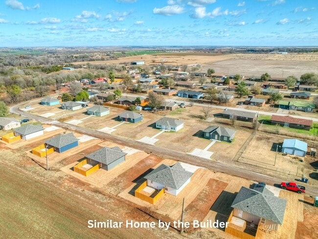 Building Photo - Charming 2-Bedroom Rental – Pet Friendly