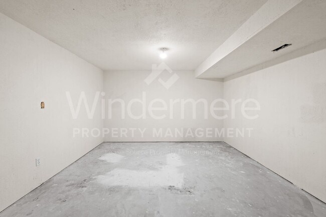 Building Photo - Beautiful 4-Bedroom Home In The South Hill With Solar Panels - Save On Utilities